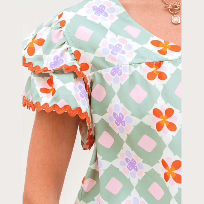 Mackenzie Green Geometric Floral Print Layered Flutter Sleeve V Neck Ric Rac Trim Blouse