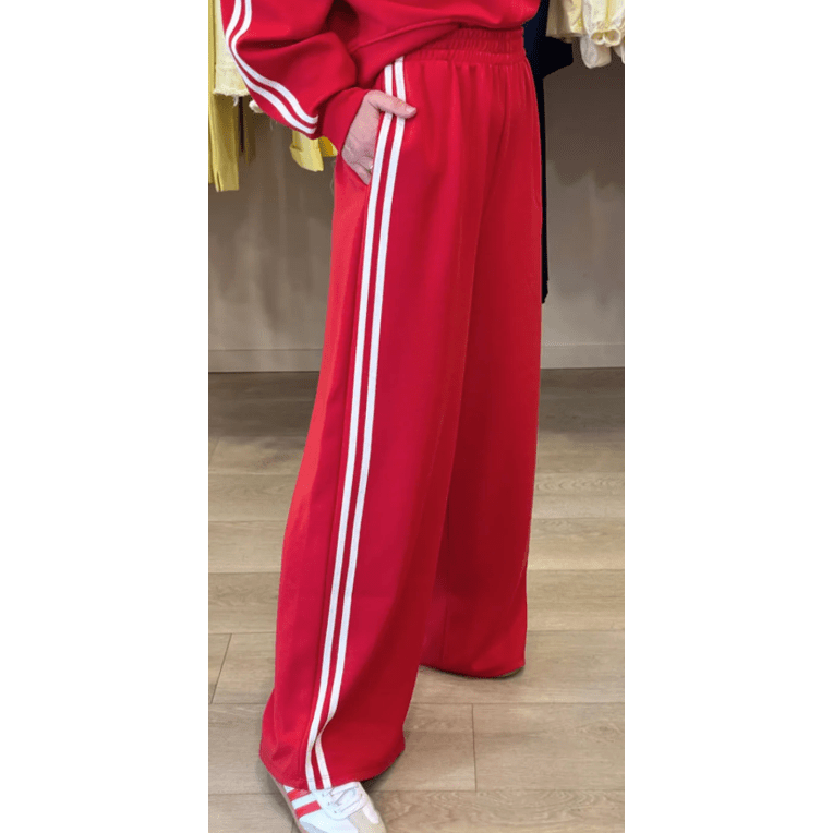 Red Varsity Striped Detail Crewneck Pullover Elastic Sweatpants 2pcs Outfit