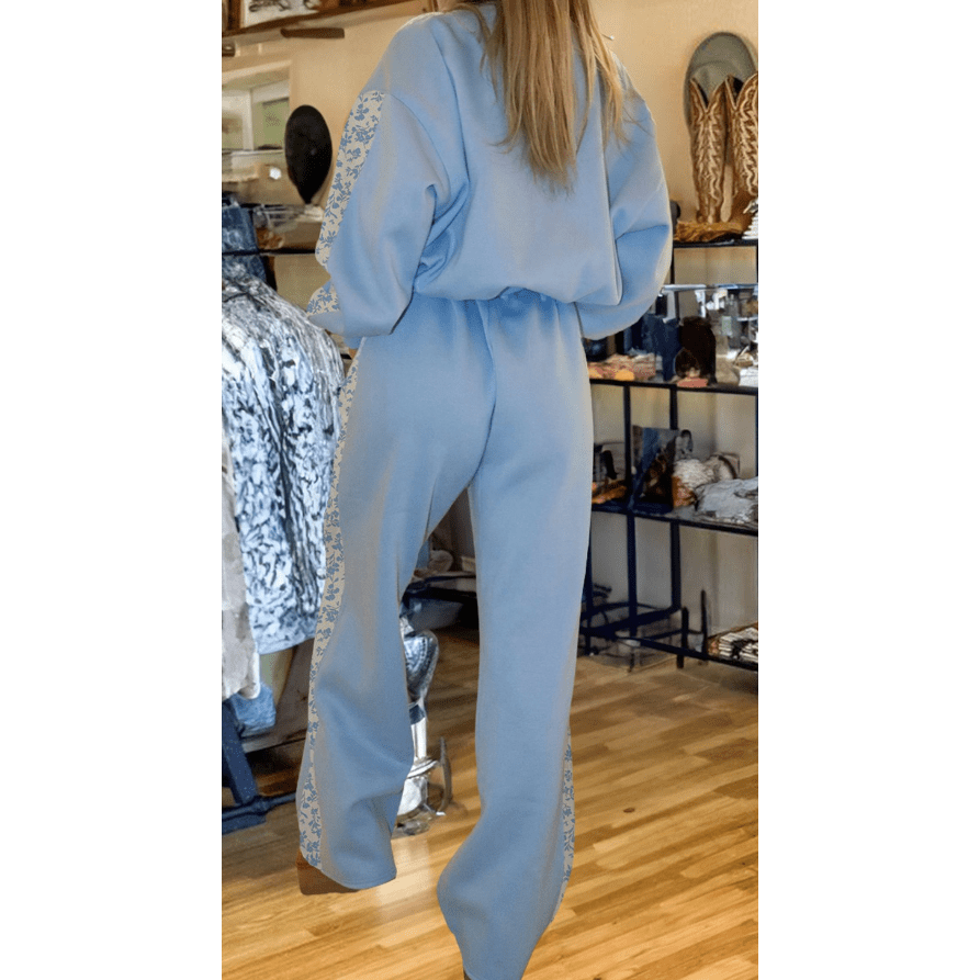 Cristabelle Beau Blue Floral Patchwork Drop Shoulder Pullover and Sweatpants Lounge Set