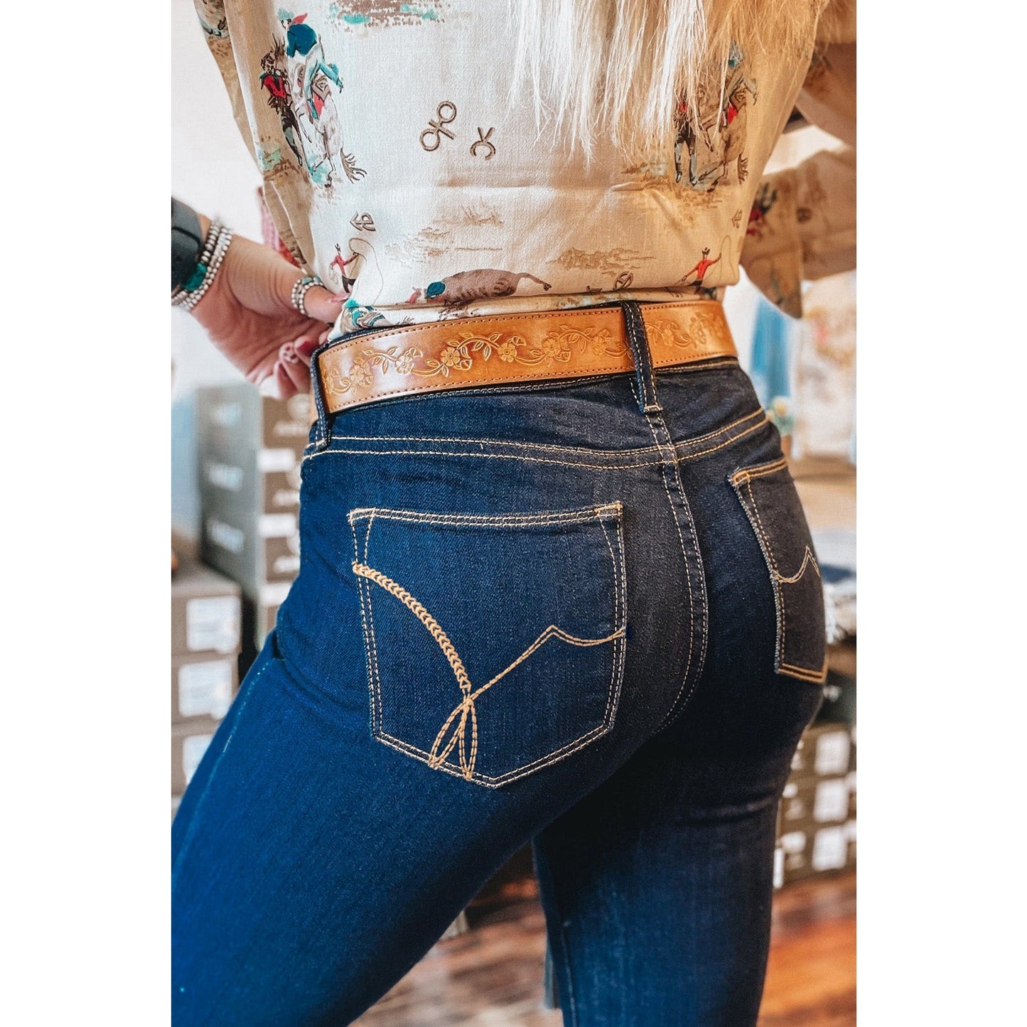 Agnes Center Seam Deep Wash Straight Jeans