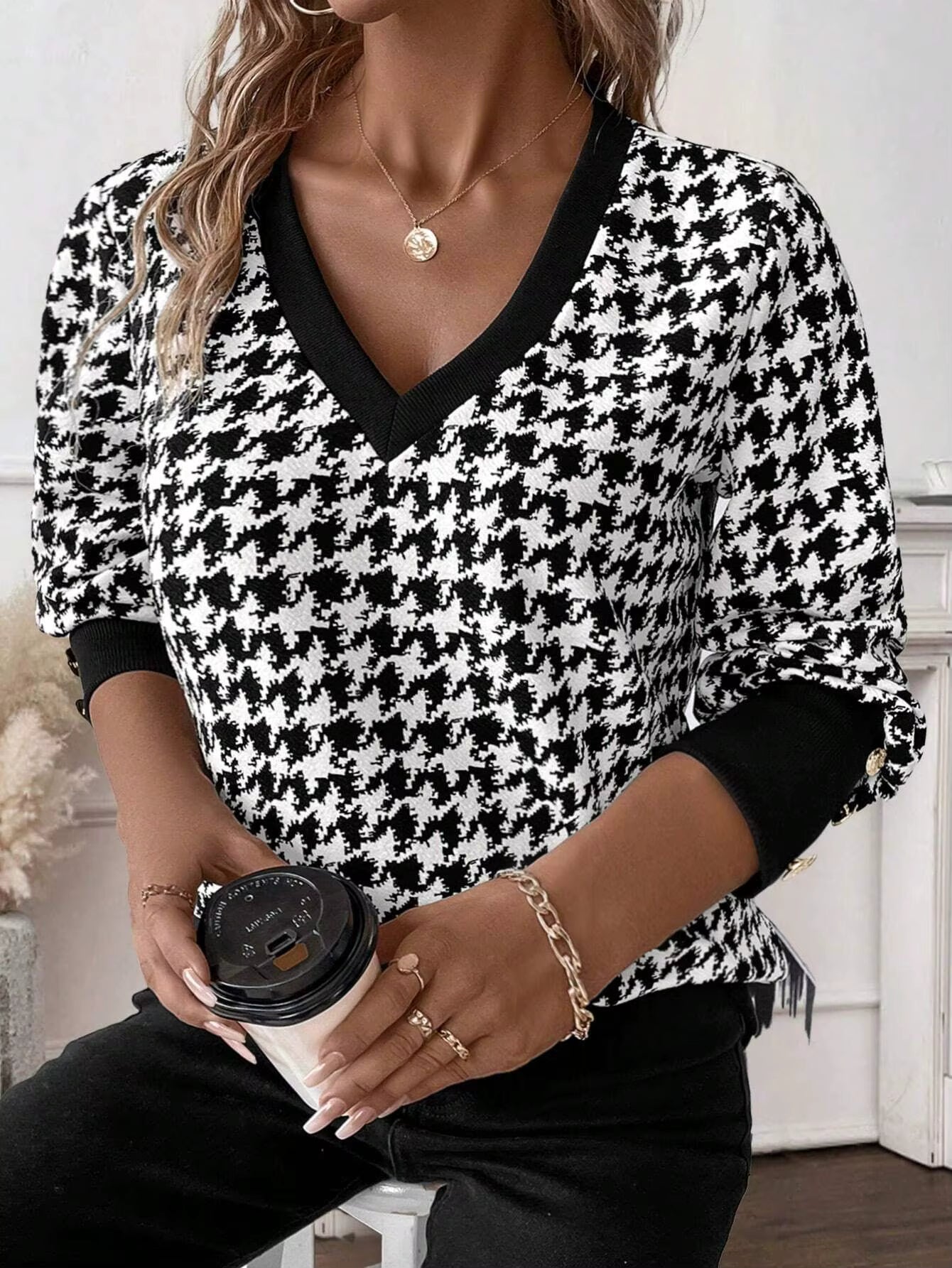 Cass Houndstooth V Neck Button Sleeve Top