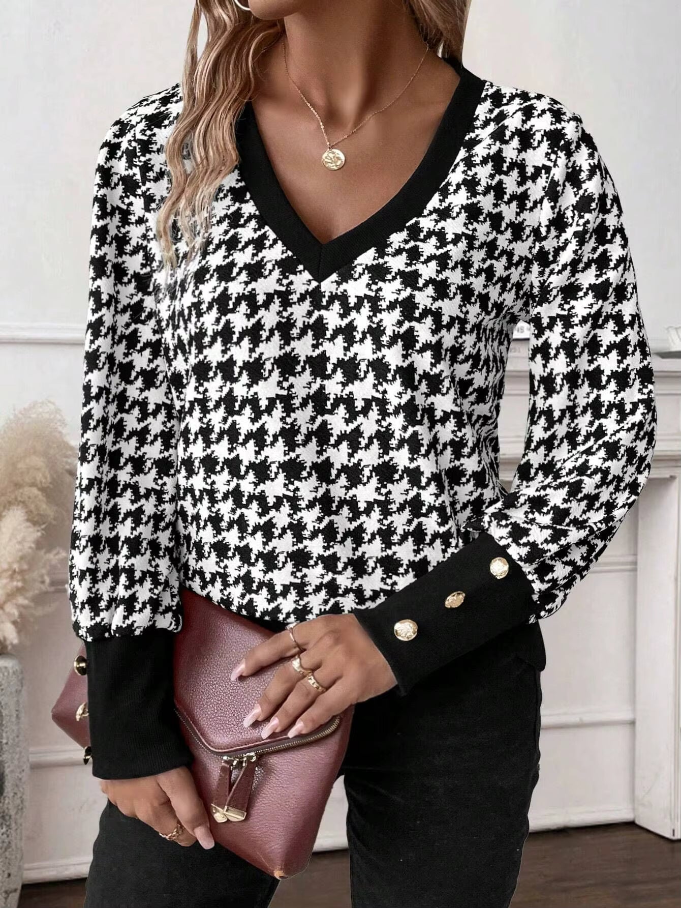 Cass Houndstooth V Neck Button Sleeve Top