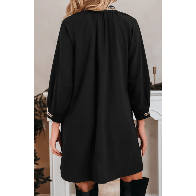 Bambi Black Contrast Trim V Neck Bracelet Sleeve Shift Mini Dress