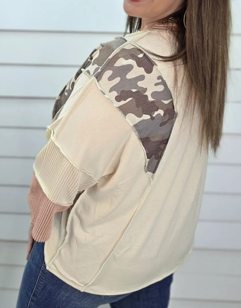 Mabelyn Camouflage Panel Twist Rib Sleeve Round Neck Loose Fit Plus Size Blouse