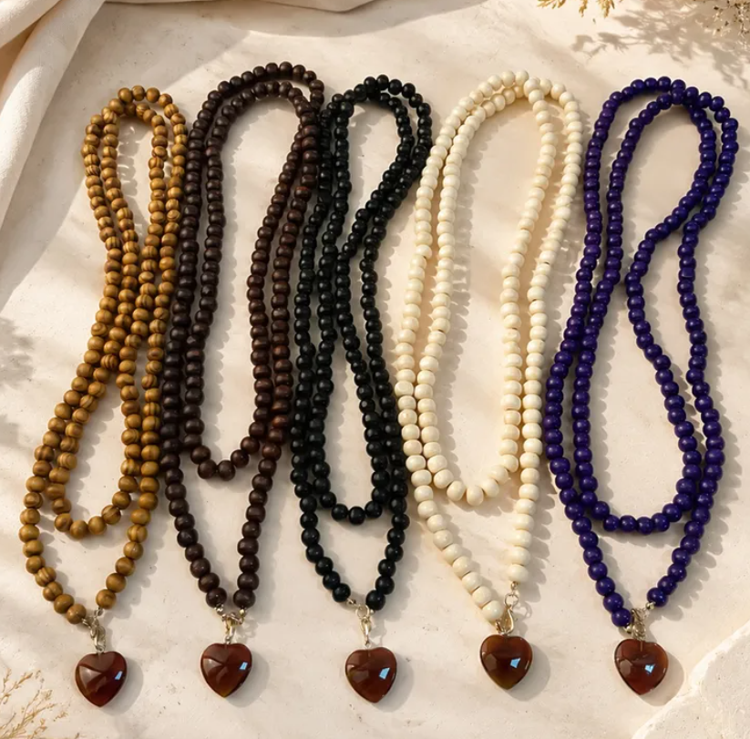 Beaded Necklace With Heart Pendant - 5 Colors