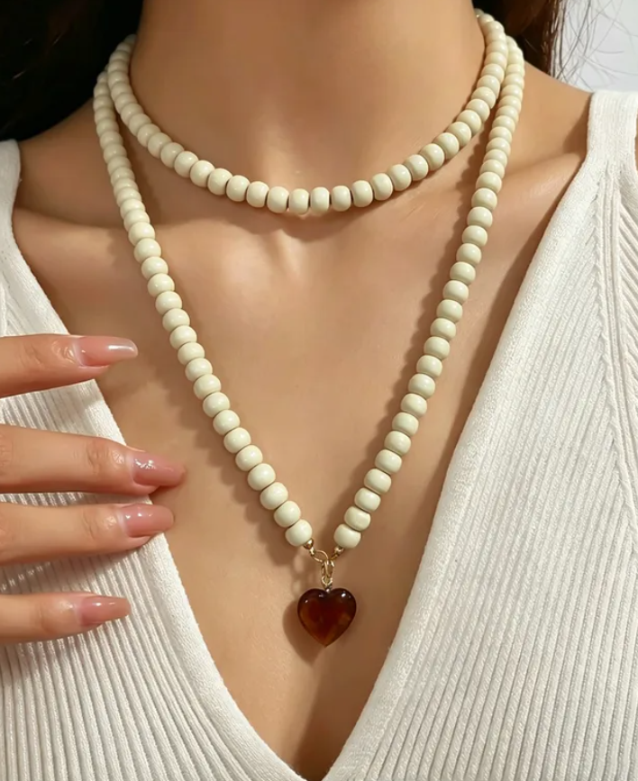 Beaded Necklace With Heart Pendant - 5 Colors