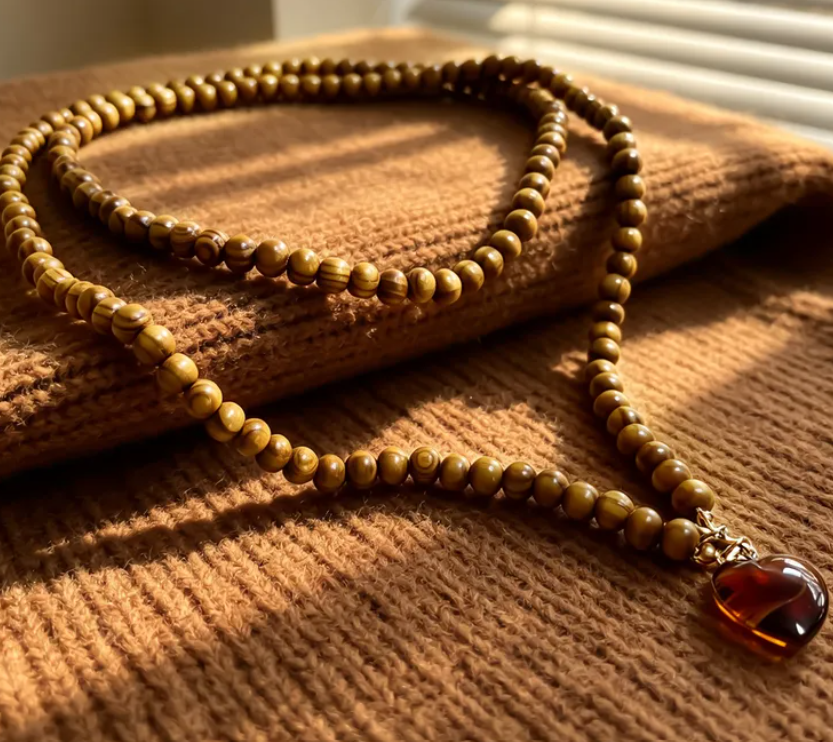 Beaded Necklace With Heart Pendant - 5 Colors