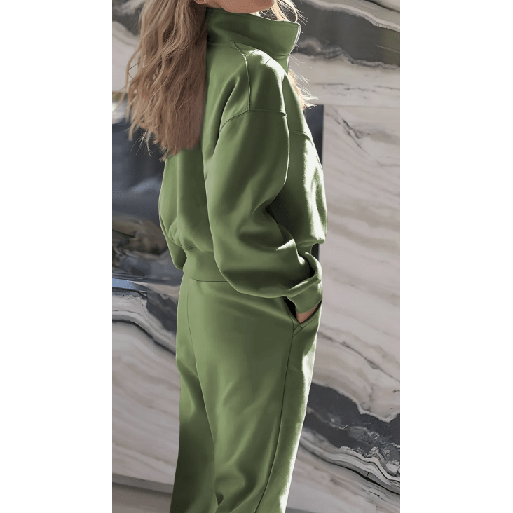 Everlee Vineyard Green Half Zip up Pullover Active Top and Joggers Set