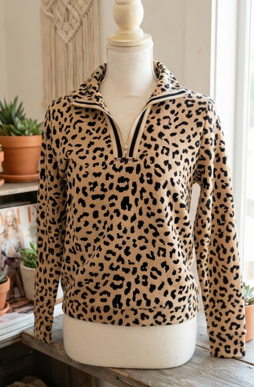 Alessa Leopard Polo Collar V Neck Pullover Top
