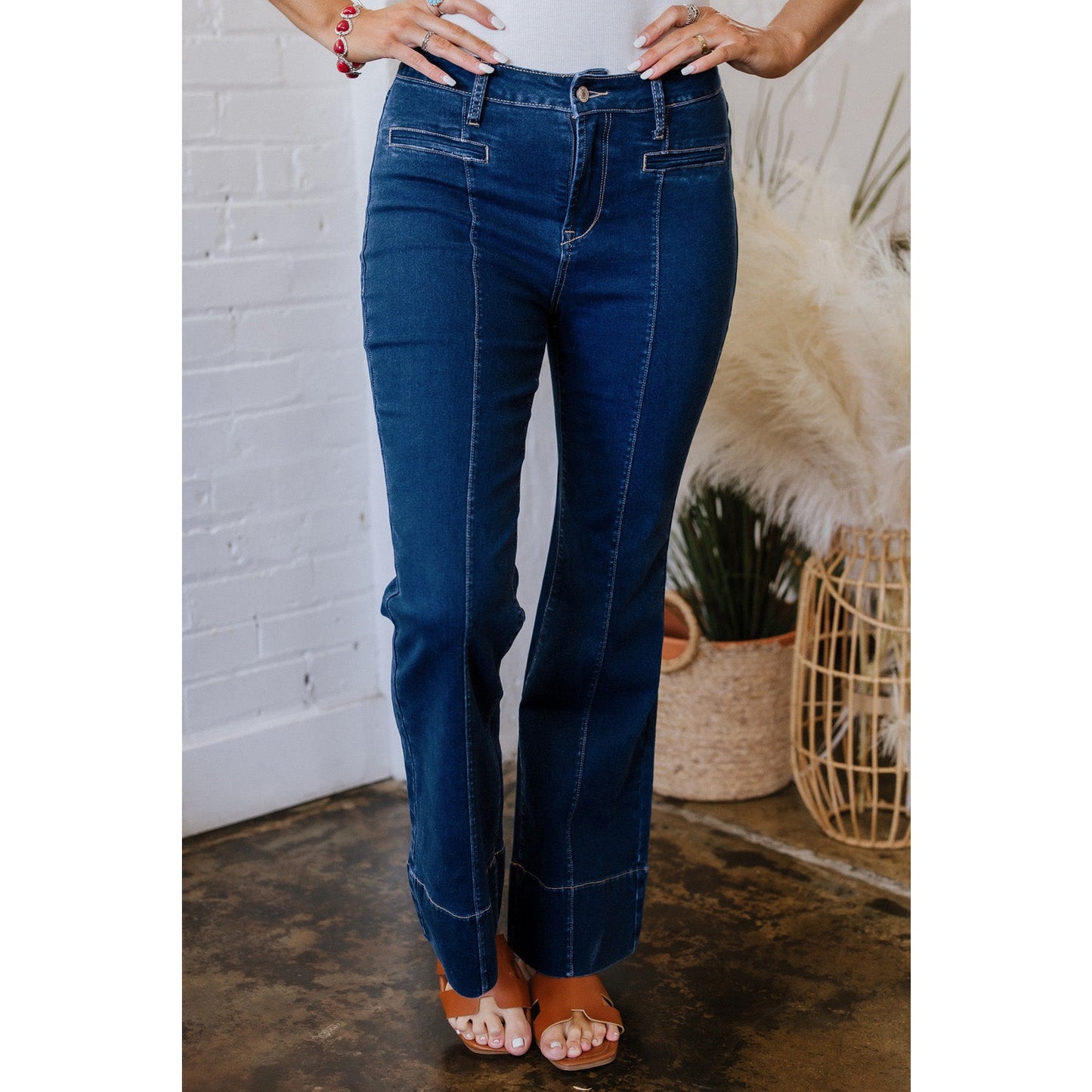 Agnes Center Seam Deep Wash Straight Jeans
