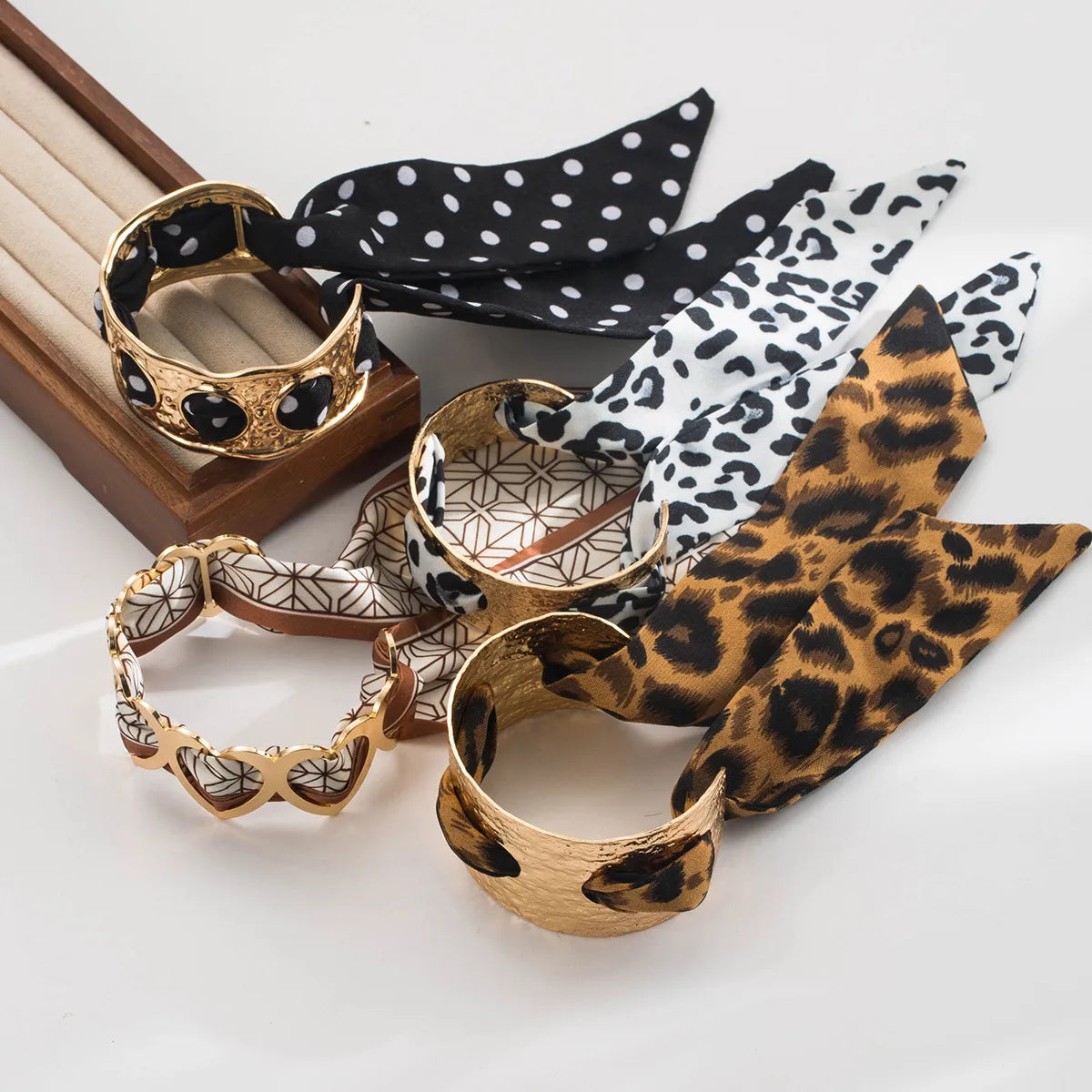 Pattern Ribbon Bracelet - 4 Colors