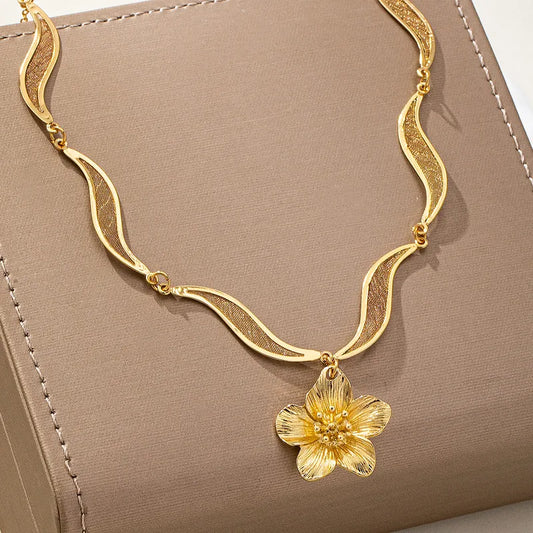 RTS Golden Flower Necklace