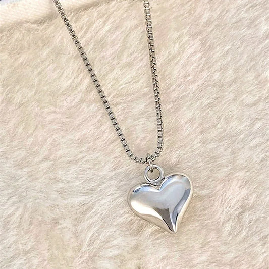 Three-Dimensional Heart Shape Pendant Necklace On O-Link Chain