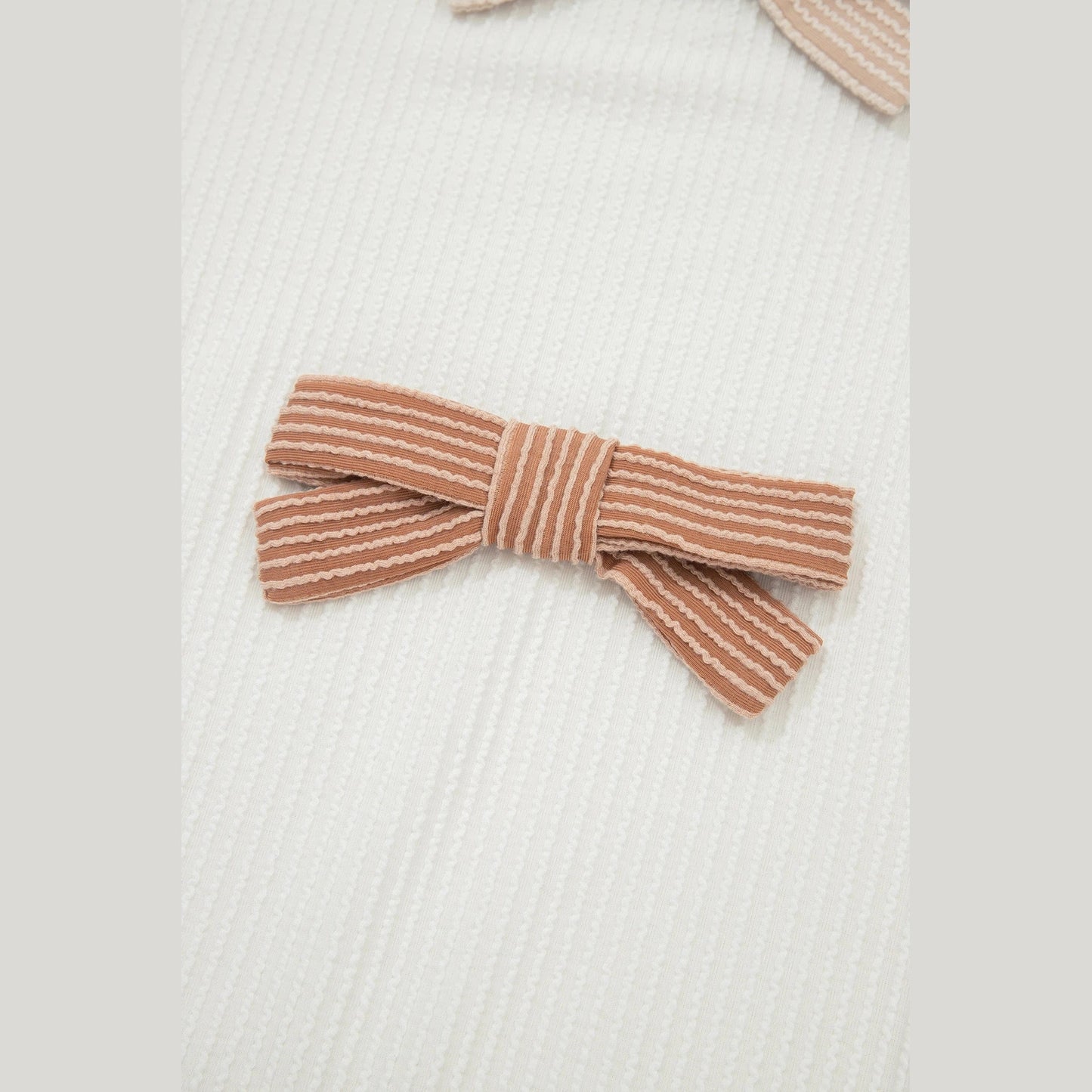 Jera Bowknot Applique Plus Size Ribbed Top