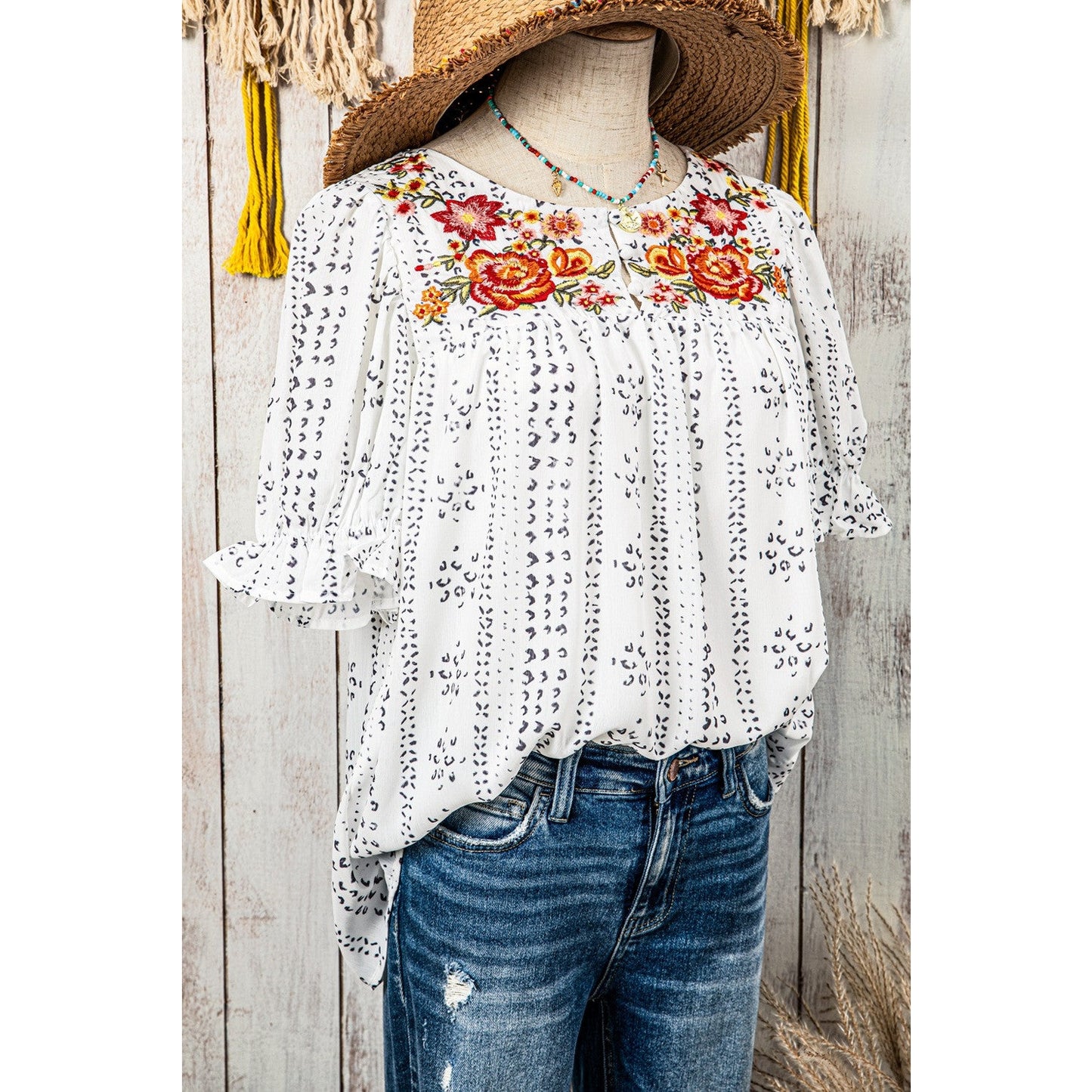 Maryliz White Floral Embroidered Ethnic Printed Crinkle Blouse