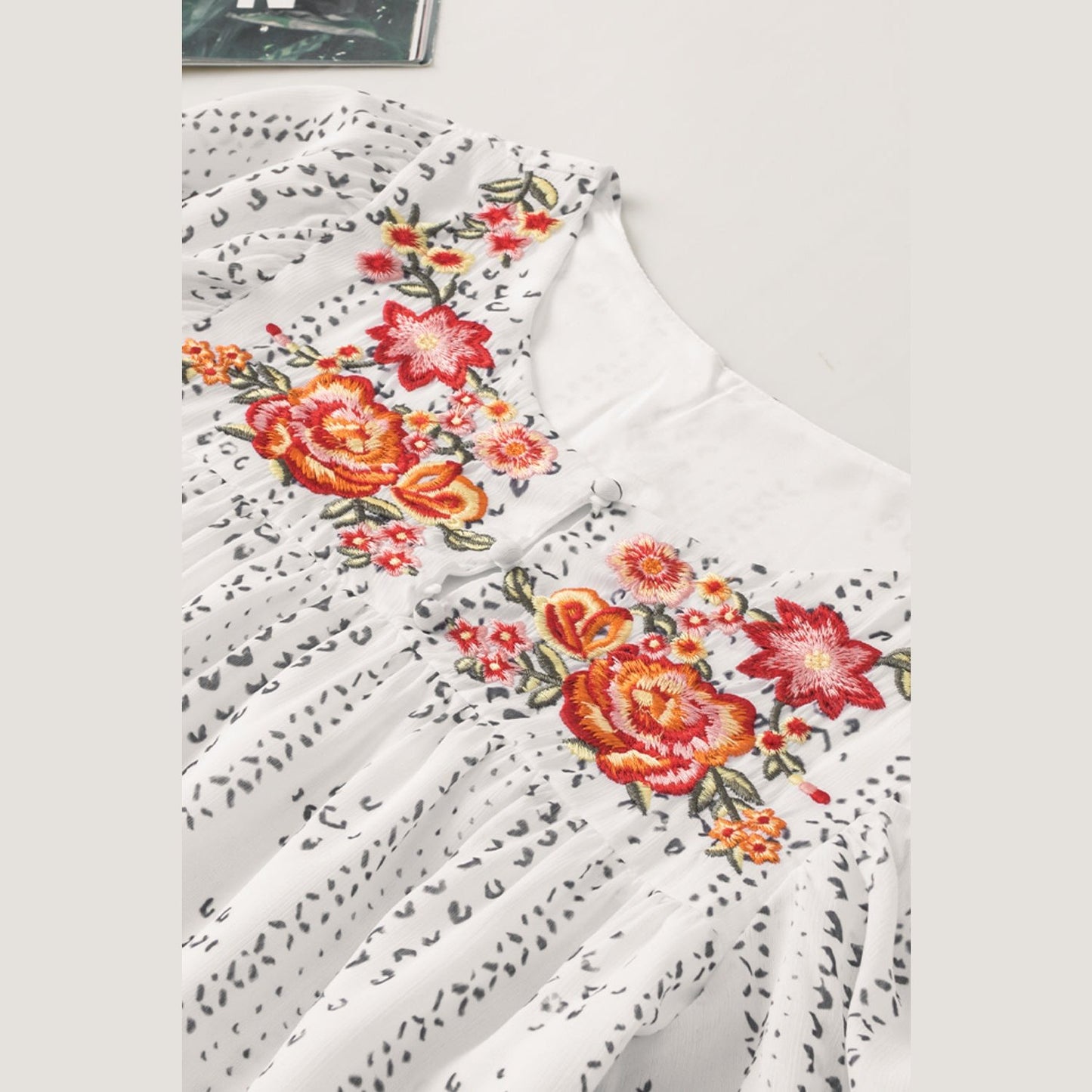 Maryliz White Floral Embroidered Ethnic Printed Crinkle Blouse