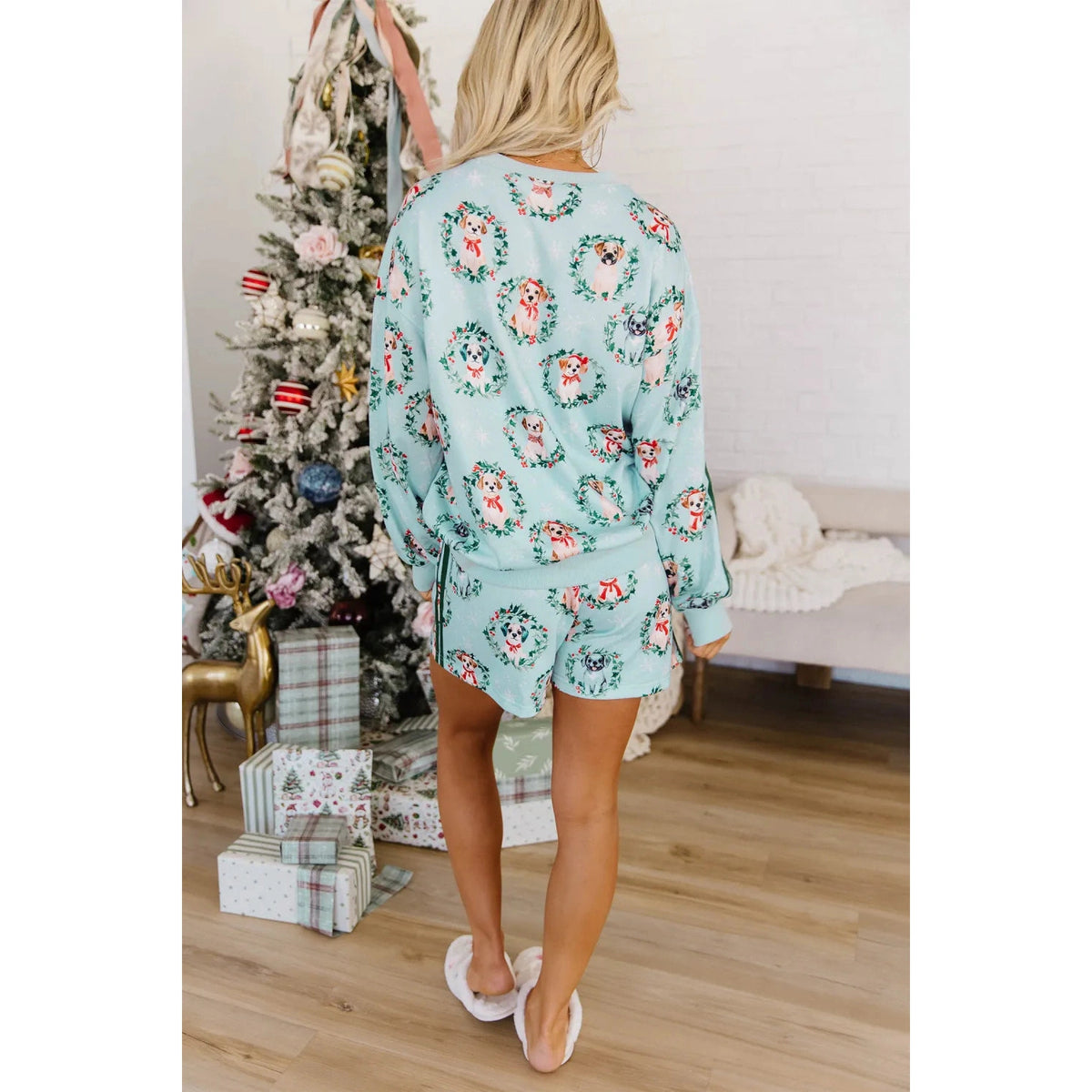 Holiday Puppies Wreath Print Pocket Sweatshirt and Shorts Set