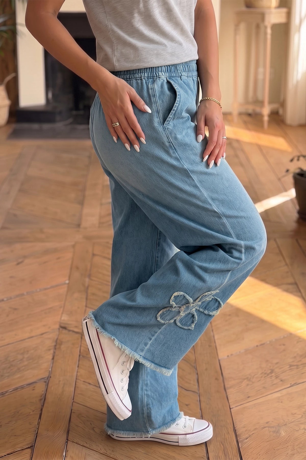 Ronda Beau Blue Frayed Floral Patch Wide Leg Raw Hem Wide Leg Jeans