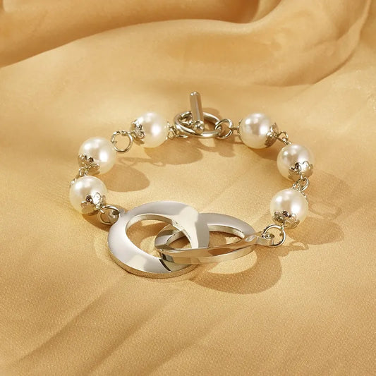 Silvery Pearl Interlocking Braclet