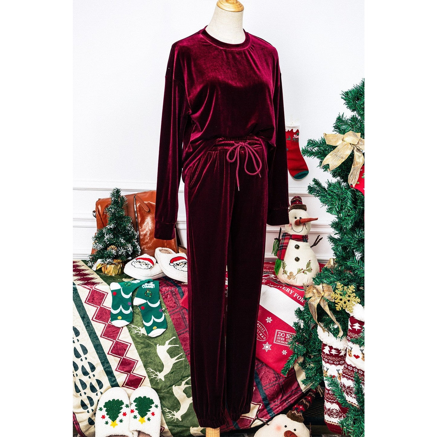 Suzzet Fiery Red Solid Velvet Two Piece Lounge Set