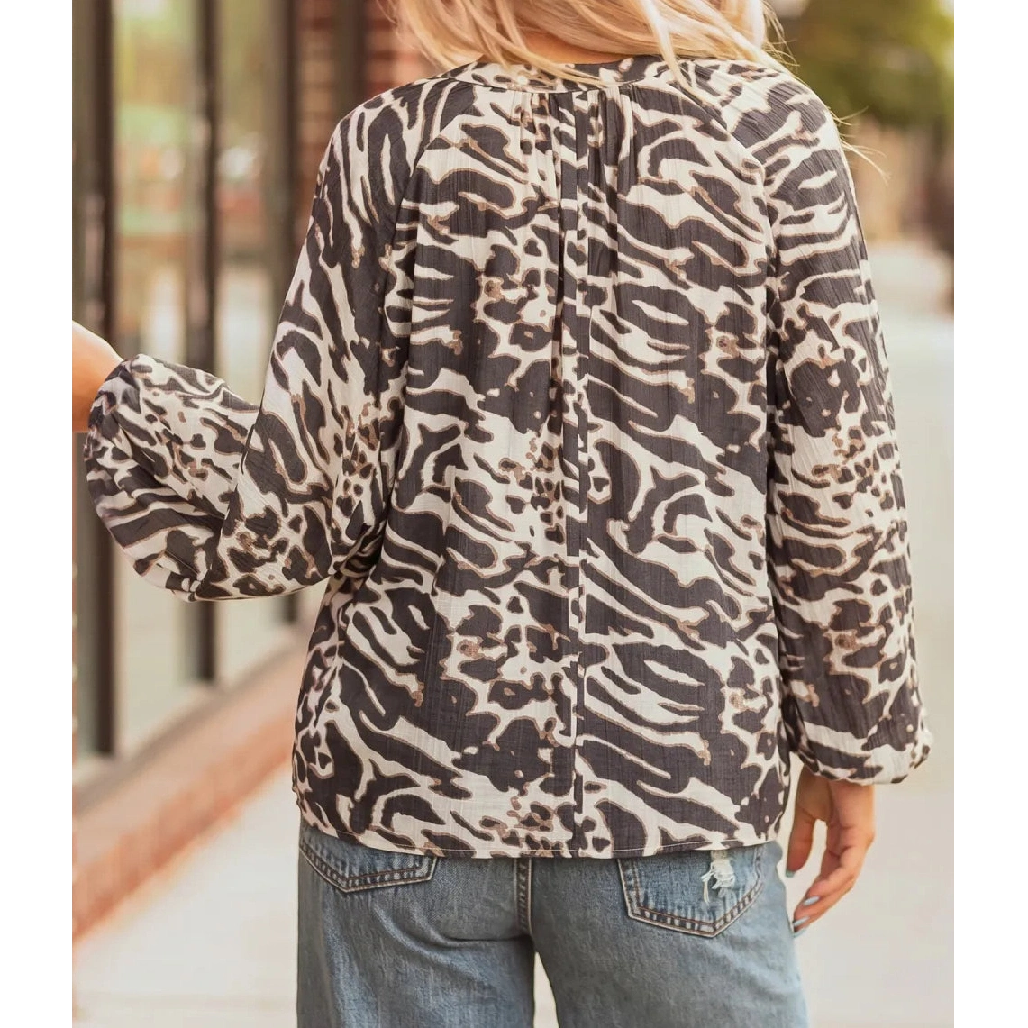 Val Leopard Print V Neck Button Down Balloon Sleeve Shirt